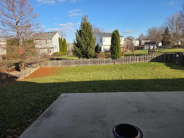 $2,800 | 2786 Yosemite Drive, Aurora, IL 60503