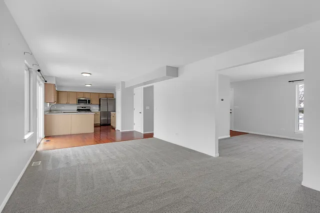 $2,800 | 2786 Yosemite Drive, Aurora, IL 60503