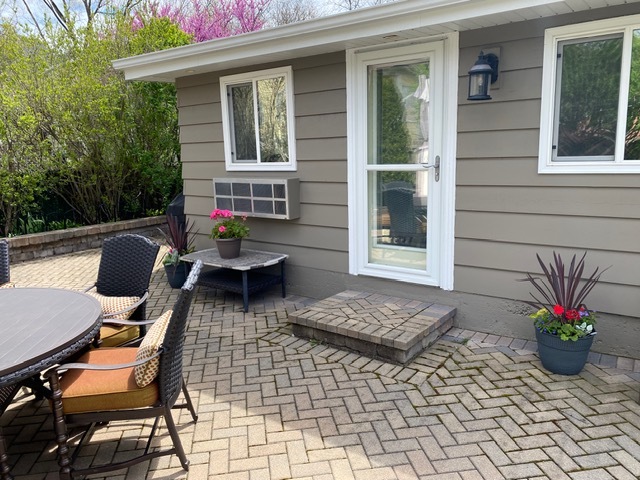 314 Ruth Avenue St. Charles, IL 60174 - Photo 34 of 36 a outdoor space with a couch