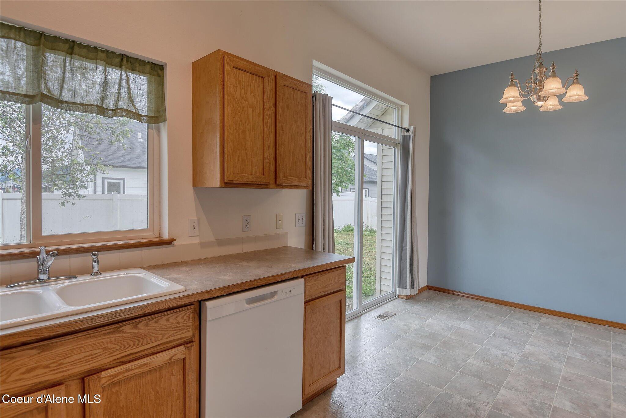 2513 West Timberlake Loop Coeur D'Alene, ID 83815 - Photo 9 of 31 11-129014772