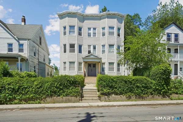 $4,000 | 41 Southfield Avenue, Stamford, CT 06902
