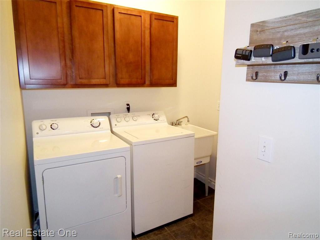45576 South Stonewood Road Canton, MI 48187 - Photo 12 of 30