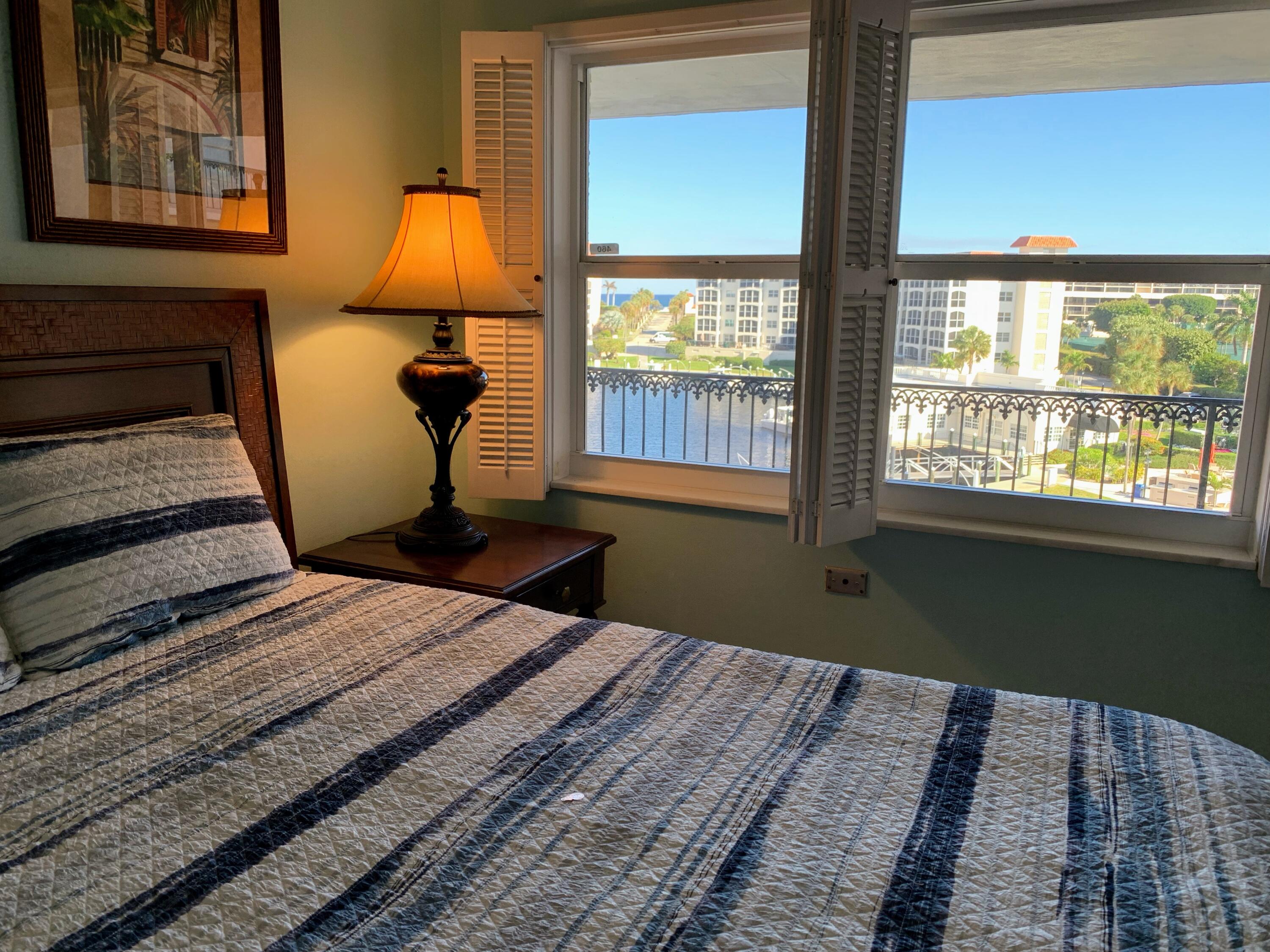 2871 North Ocean Boulevard, Unit R460 Boca Raton, FL 33431 - Photo 17 of 38 Guest Room