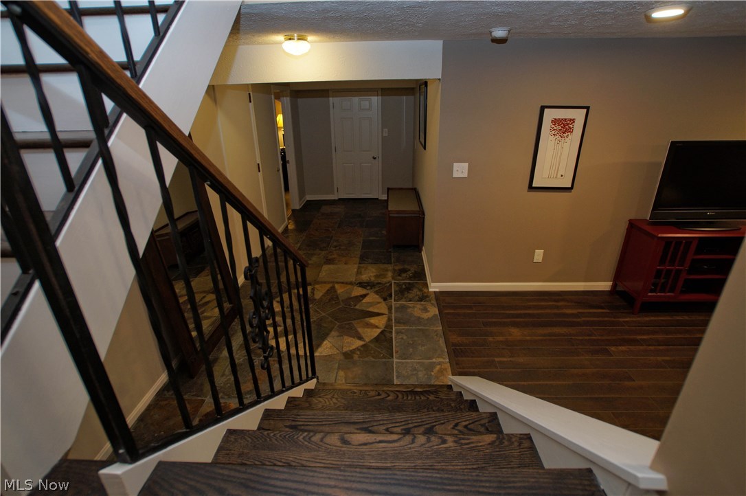 401 Falls Road Chagrin Falls, OH 44022 - Photo 21 of 32 Gallery Image 21