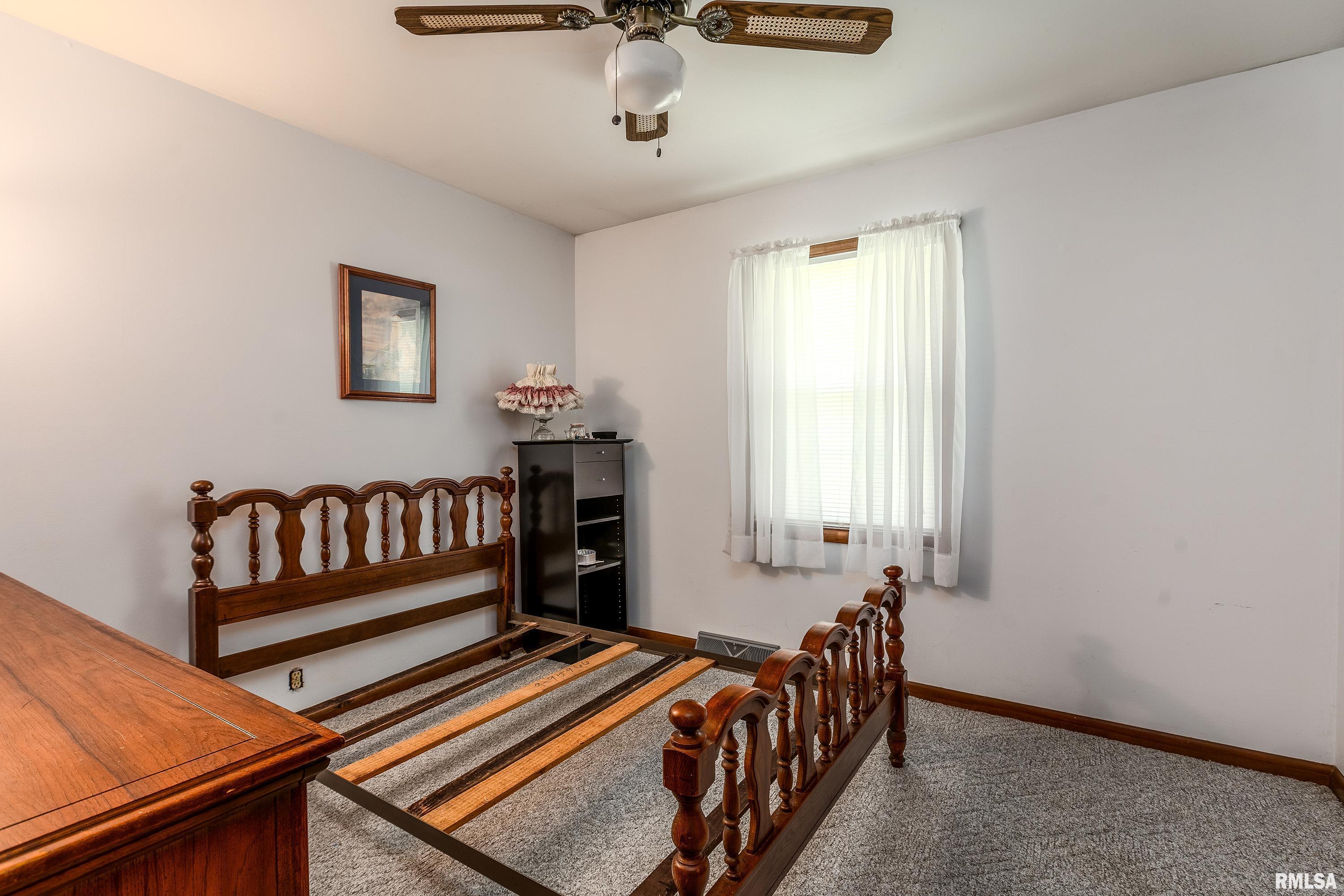 607 Mundy Street Eldorado, IL 62930 - Photo 20 of 32