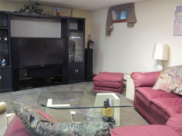227 Senator Street Springfield, MA 01129 - Photo 20 of 28