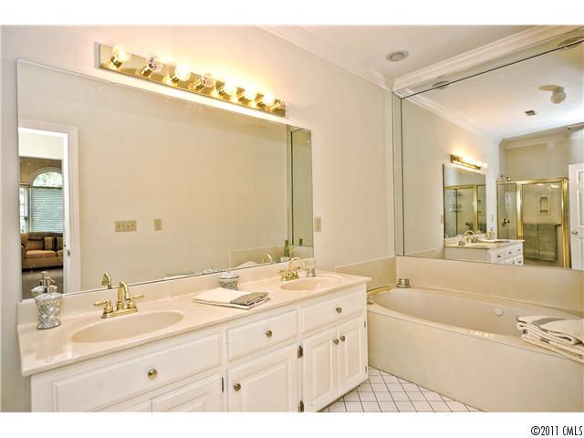 6015 Sharon Road Charlotte, NC 28210 - Photo 9 of 14 Gallery Image 9