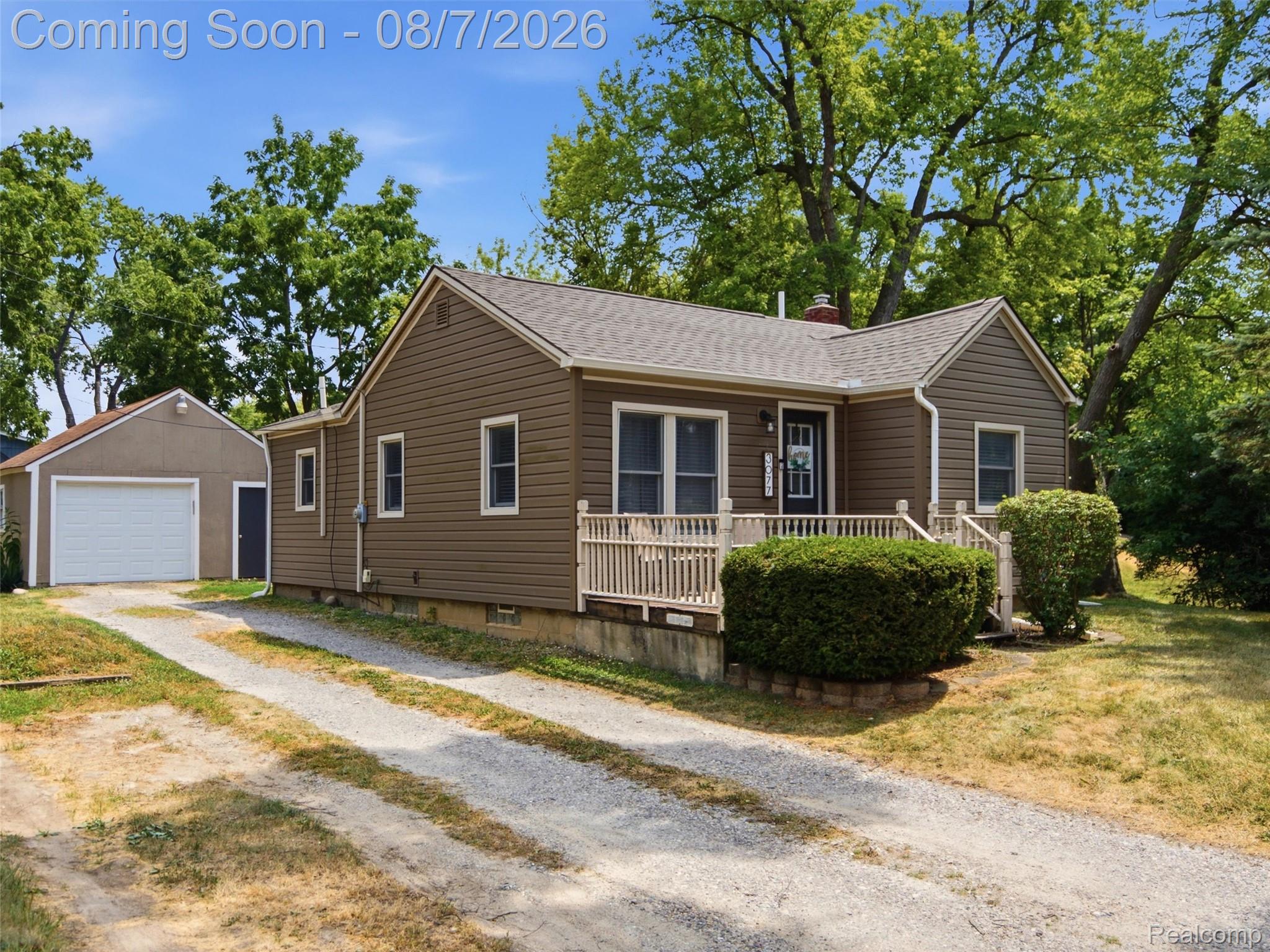 3077 York Road Rochester, MI 48309 - Photo 3 of 48 03-DSC08381.jpg