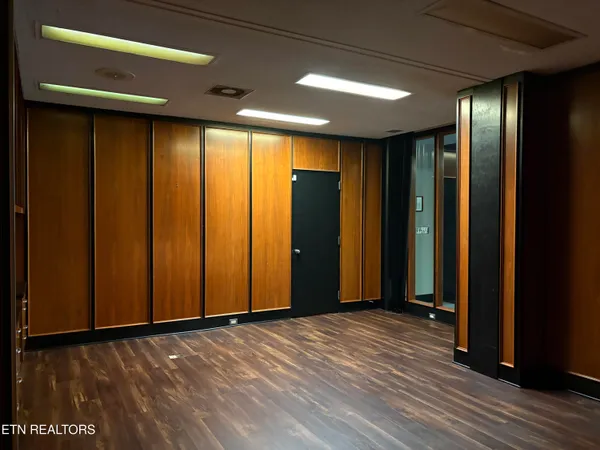 $2,500 | 100 East Race Street, Kingston, TN 37763