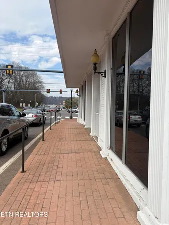 $2,500 | 100 East Race Street, Kingston, TN 37763