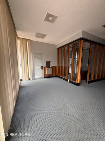 $2,500 | 100 East Race Street, Kingston, TN 37763
