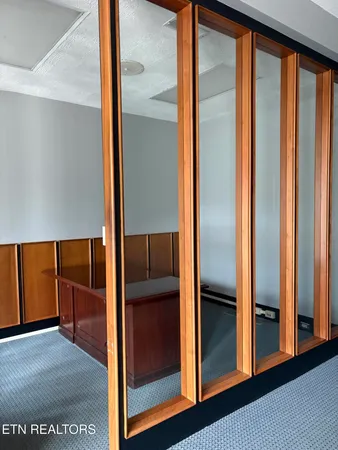 $2,500 | 100 East Race Street, Kingston, TN 37763