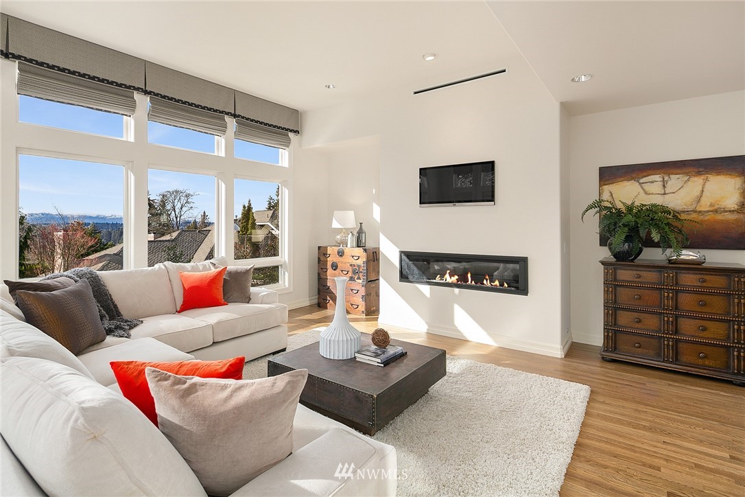 9252 Points Drive Northeast Yarrow Point, WA 98004 - Photo 12 of 23