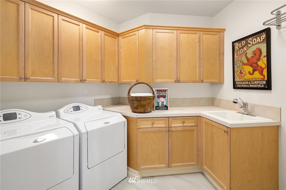 9252 Points Drive Northeast Yarrow Point, WA 98004 - Photo 15 of 23