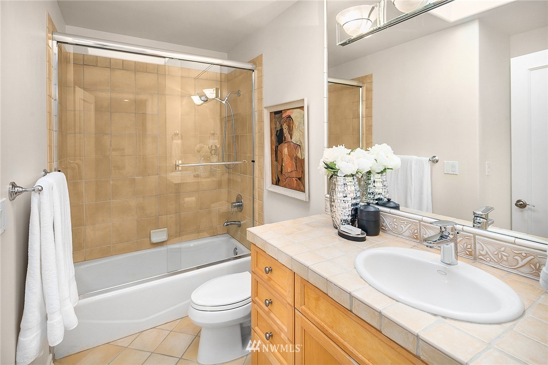 9252 Points Drive Northeast Yarrow Point, WA 98004 - Photo 19 of 23