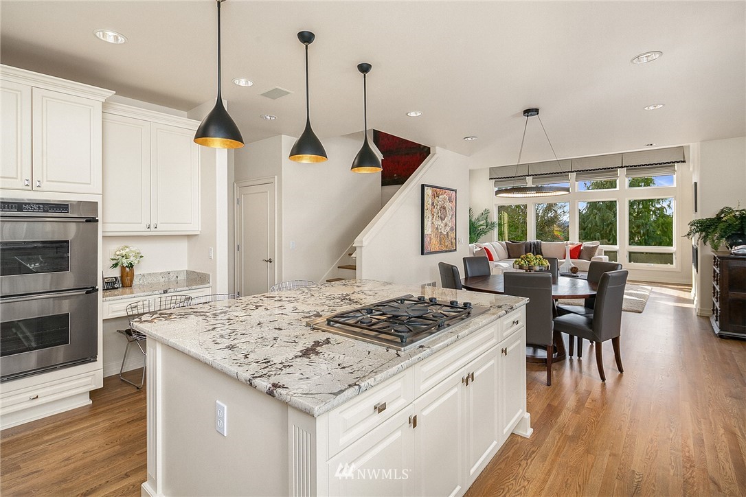 9252 Points Drive Northeast Yarrow Point, WA 98004 - Photo 6 of 23