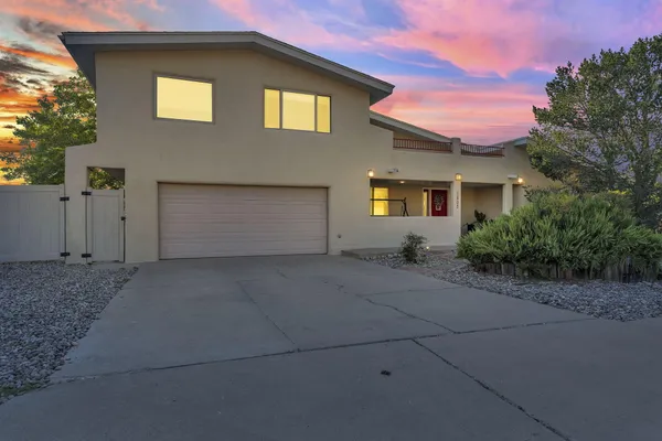 $679,000 | 1805 Valdez Drive Northeast, Albuquerque, NM 87112