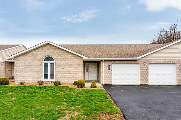 $319,900 | 575 Sunview Circle, Latrobe, PA 15650