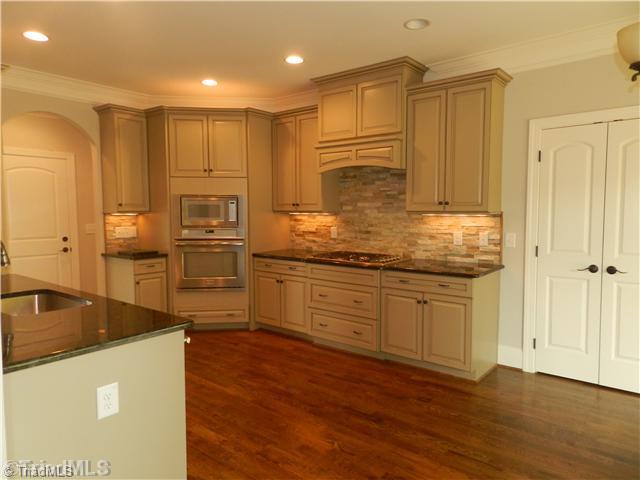 8901 West Pepper Court Oak Ridge, NC 27310 - Photo 3 of 11 Kitchen.