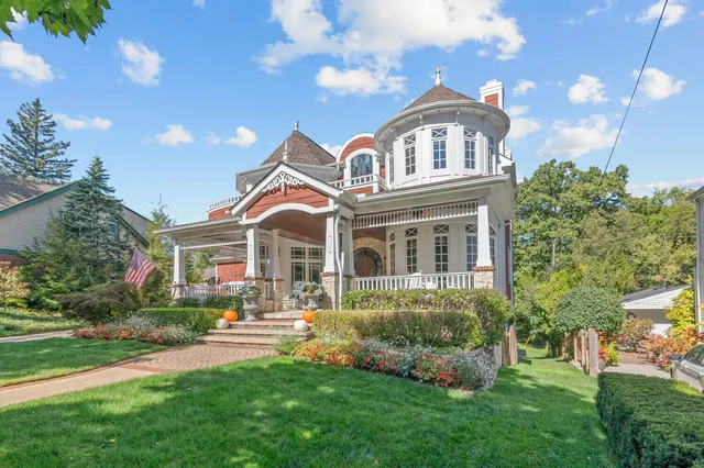 $2,500,000 | 744 Thayer Boulevard, Northville, MI 48167