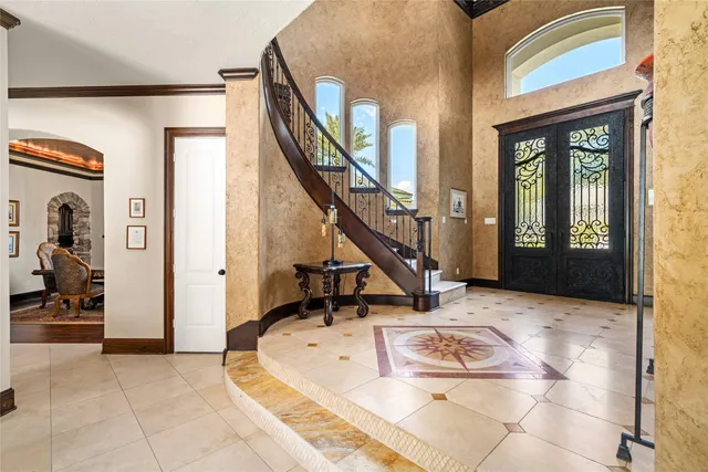 a view of entryway and hall