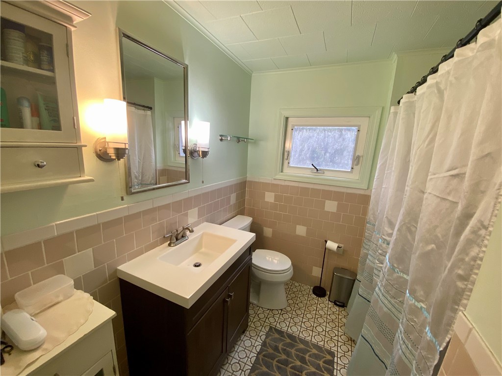 73 Stafford Road Tiverton, RI 02878 - Photo 7 of 13 Gallery Image 7