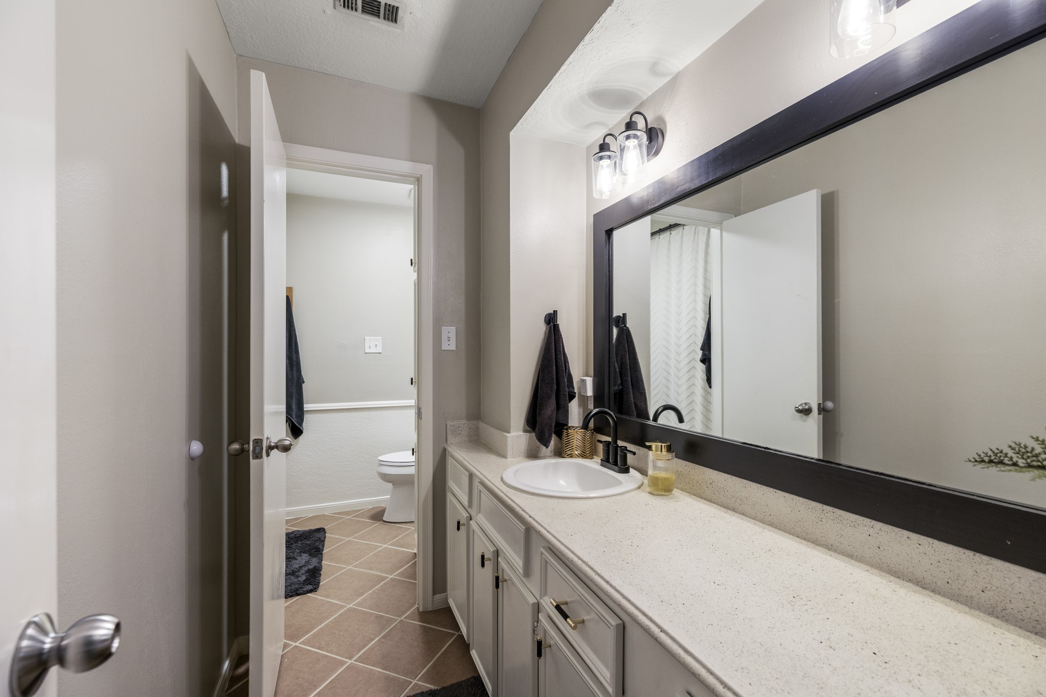 17627 Forest Mist Drive Spring, TX 77379 - Photo 22 of 32 The secondary bathroom, upstairs.