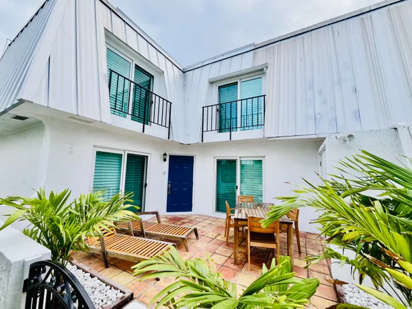 $3,600 | 106 Linda Lane, Unit 4, Palm Beach Shores, FL 33404