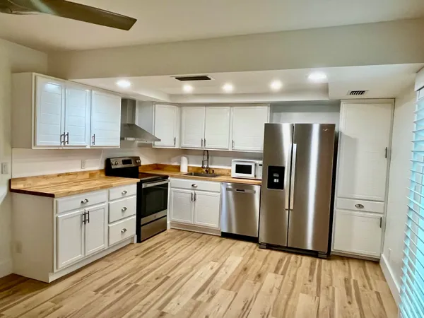 $3,600 | 106 Linda Lane, Unit 4, Palm Beach Shores, FL 33404