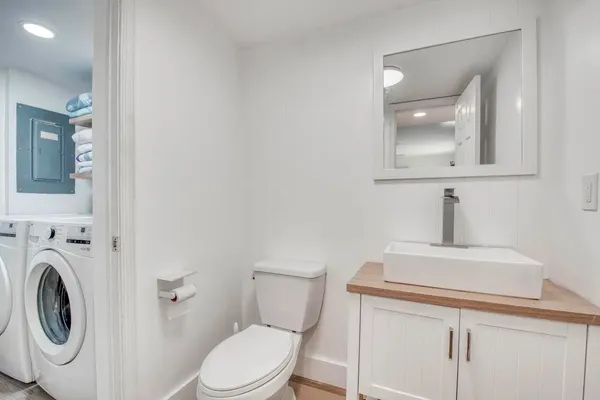 $3,600 | 106 Linda Lane, Unit 4, Palm Beach Shores, FL 33404