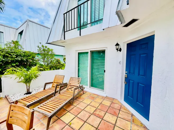 $3,600 | 106 Linda Lane, Unit 4, Palm Beach Shores, FL 33404