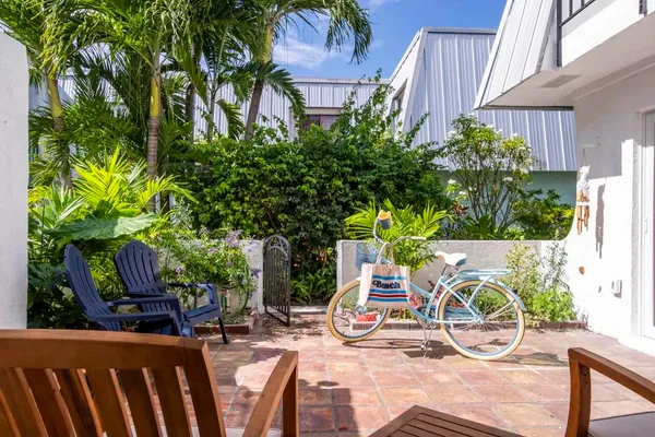 $3,600 | 106 Linda Lane, Unit 4, Palm Beach Shores, FL 33404