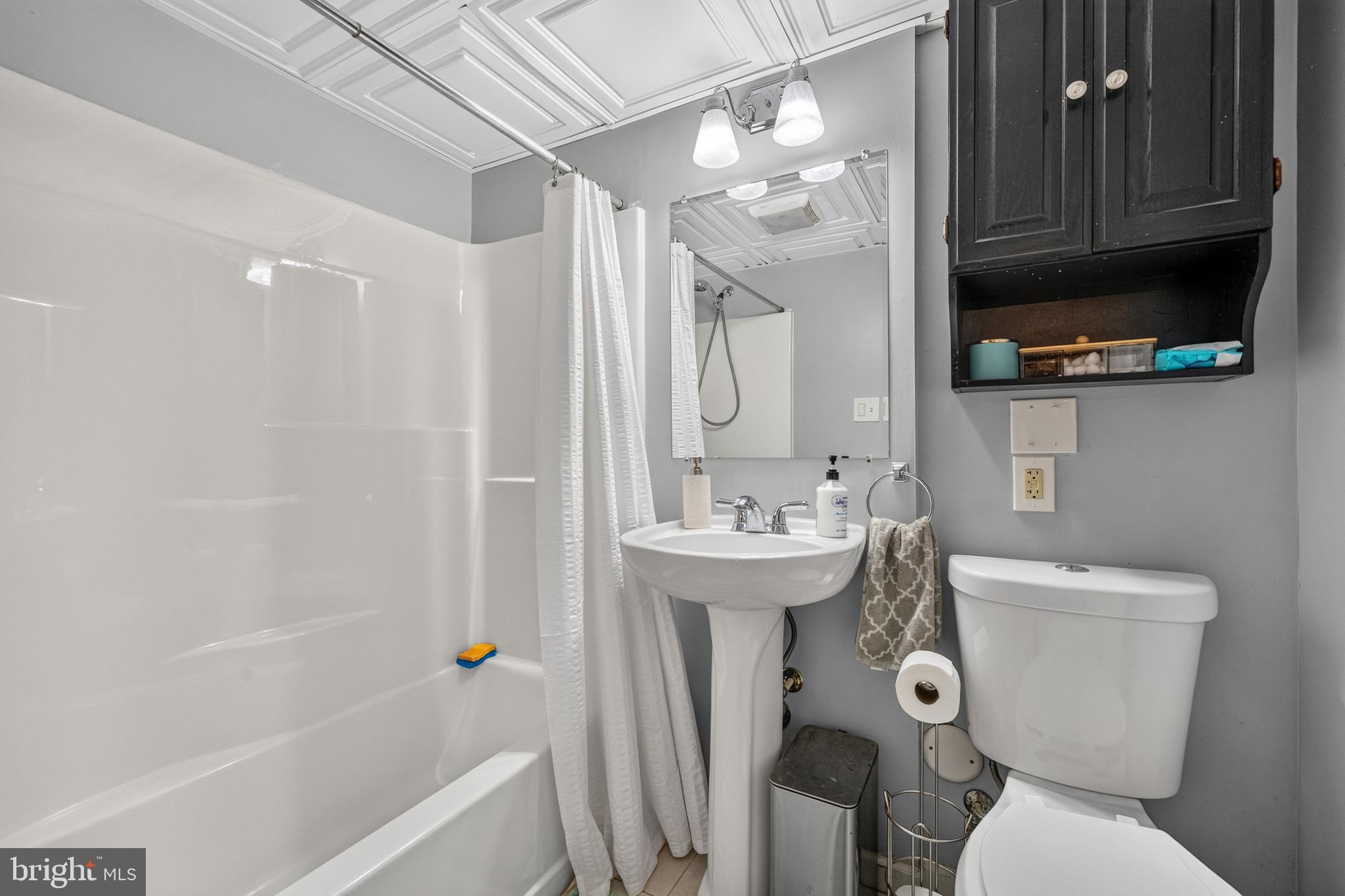 5214 Lightning View Road Columbia, MD 21045 - Photo 34 of 53 Full bathroom