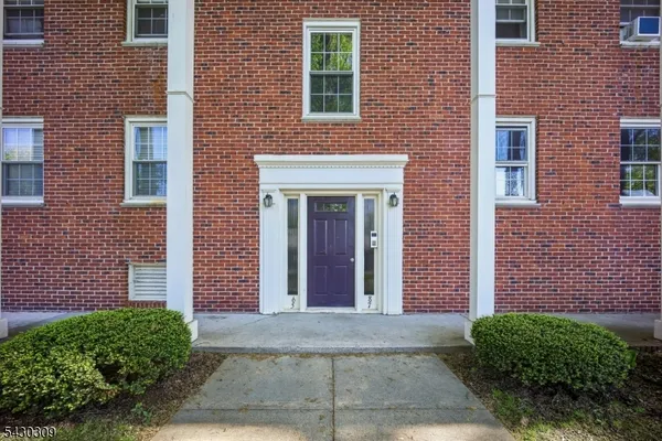 $2,250 | 390 Morris Avenue, Unit 8, Summit, NJ 07901