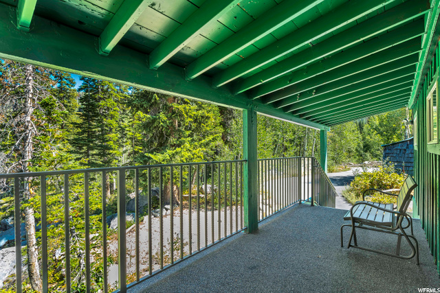 Cottage deck