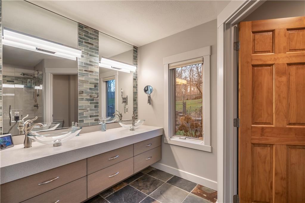 276 Froebe Road Venetia, PA 15367 - Photo 9 of 25 Gallery Image 9