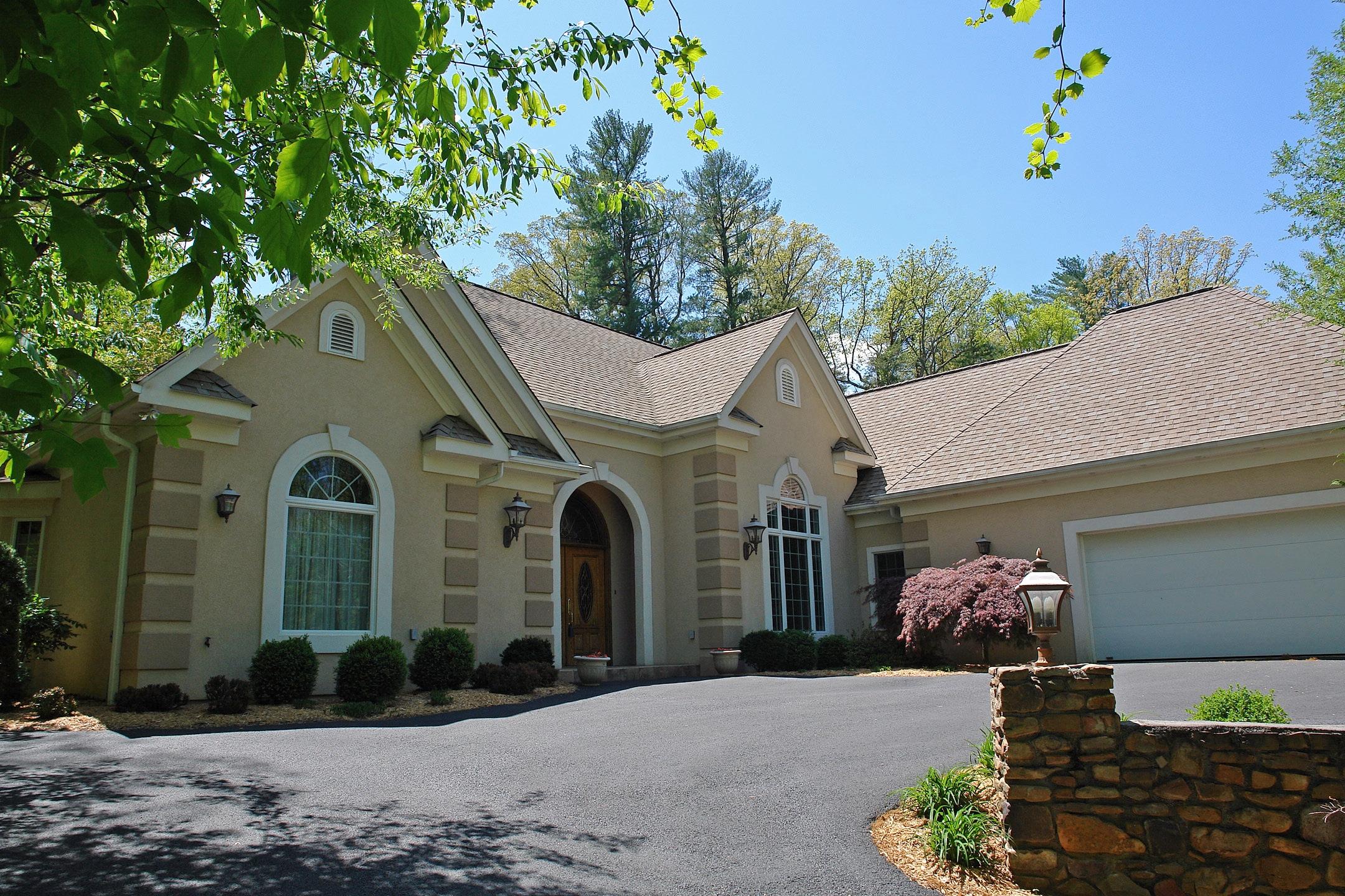 3348 Hidden Oak Road Southwest Roanoke, VA 24018 - Photo 1 of 60 Exterior 1