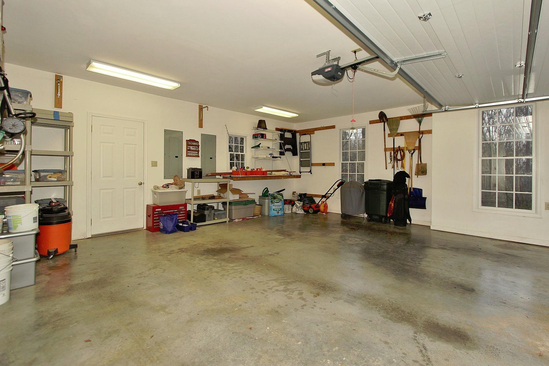 3348 Hidden Oak Road Southwest Roanoke, VA 24018 - Photo 54 of 60 47