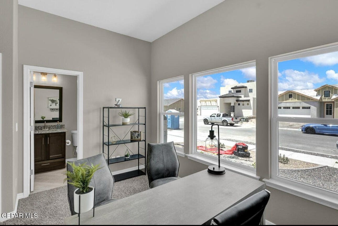 12434 Fill Ball Street El Paso, TX 79928 - Photo 31 of 32 a living room with furniture