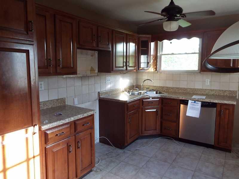 12 Barbara Road Latrobe, PA 15650 - Photo 5 of 14 Kitchen.