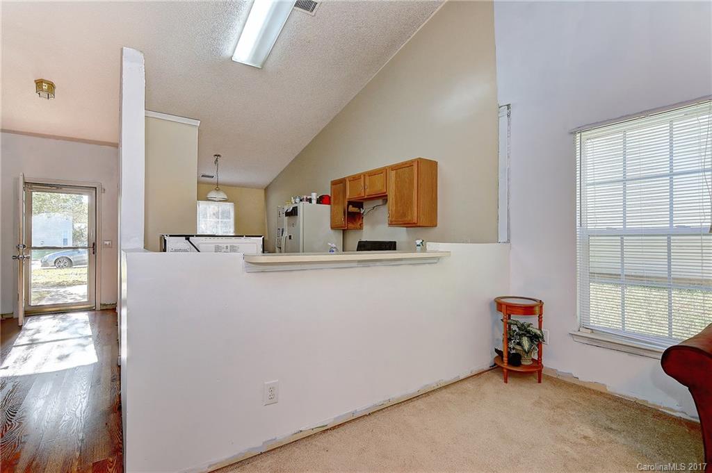 8335 Fox Swamp Road Charlotte, NC 28215 - Photo 4 of 13