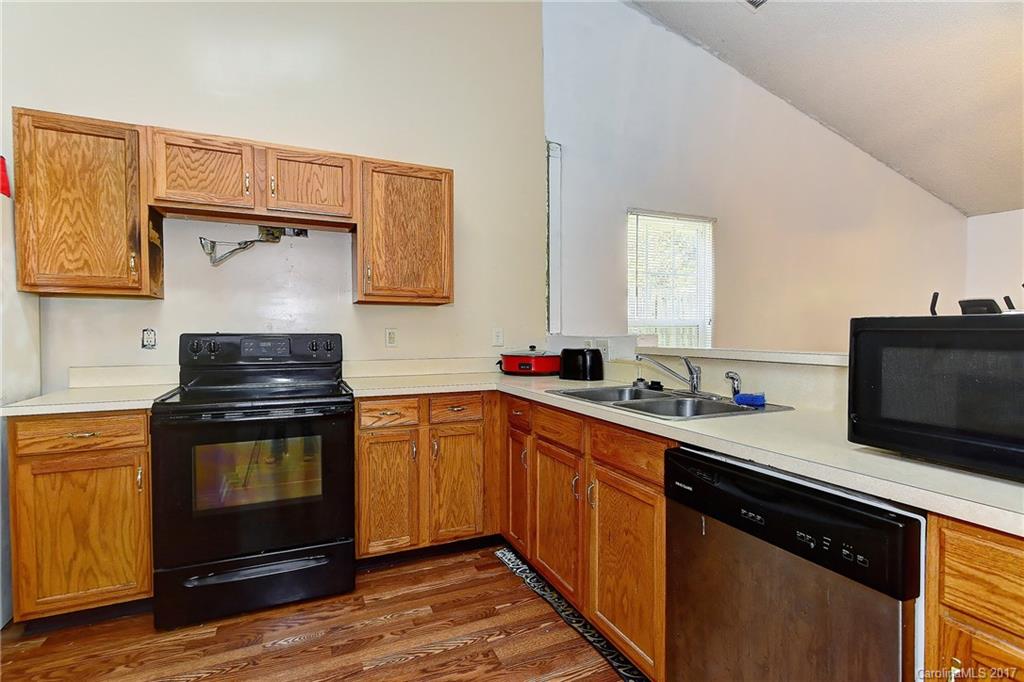 8335 Fox Swamp Road Charlotte, NC 28215 - Photo 5 of 13