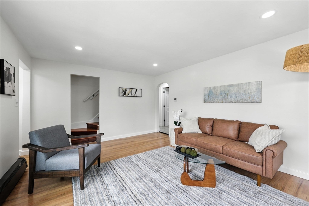 21 Meeting House Road Chicopee, MA 01013 - Photo 3 of 27 Gallery Image 3