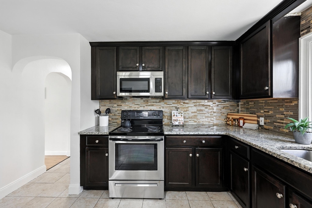 21 Meeting House Road Chicopee, MA 01013 - Photo 8 of 27 Gallery Image 8