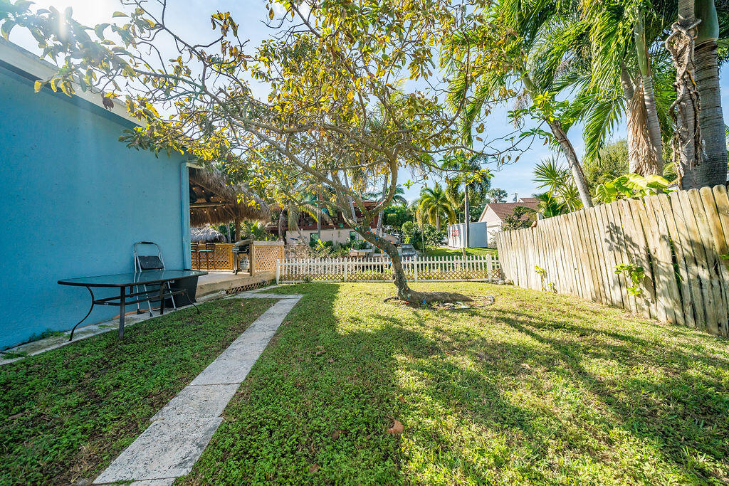 6549 Riparian Road Lake Worth, FL 33462 - Photo 32 of 36 6549RiparianRoad-10