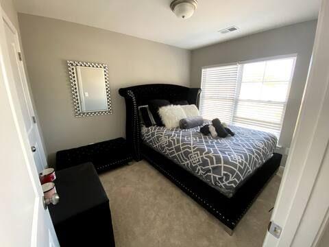 2788 Laurel Ridge Circle Atlanta, GA 30344 - Photo 10 of 16 a bedroom with a bed and window