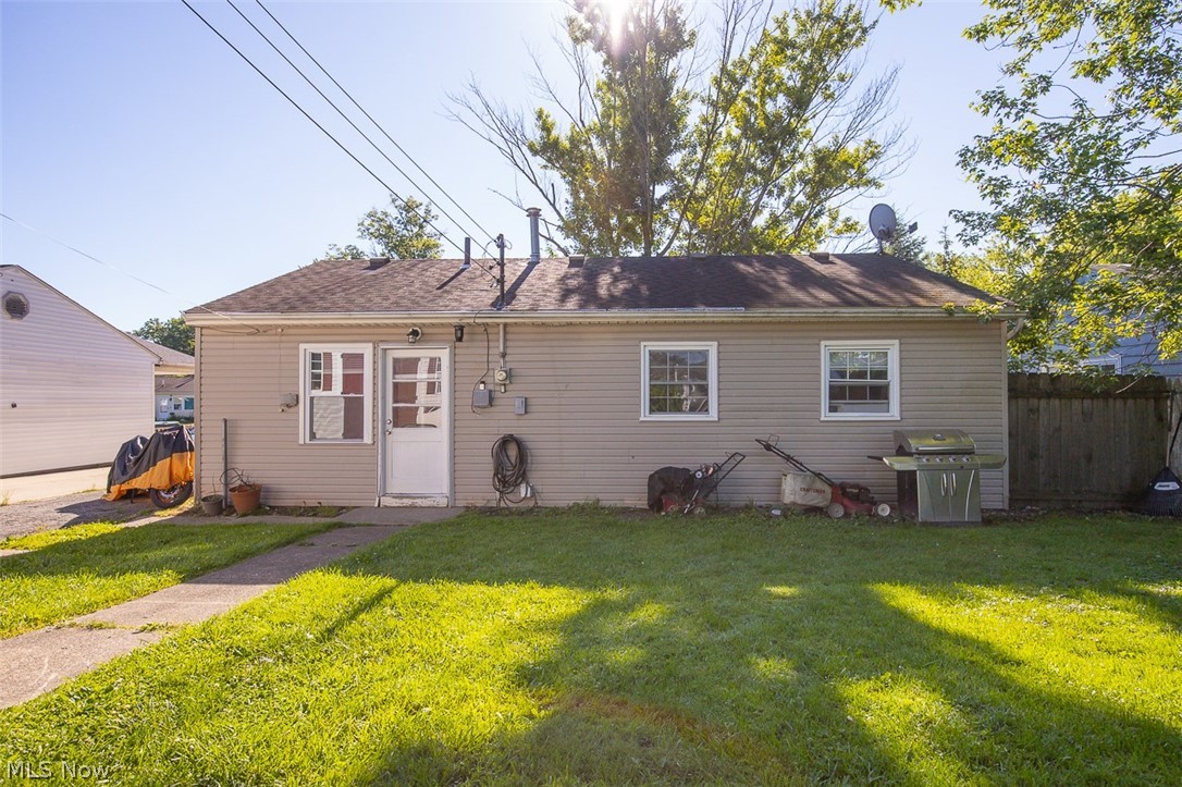 4144 Riverside Drive Lorain, OH 44055 - Photo 22 of 26