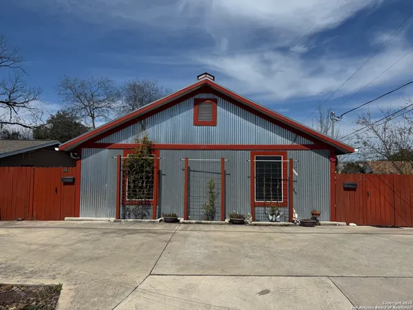 $950 | 401 Dora Street, Unit 2, San Antonio, TX 78212