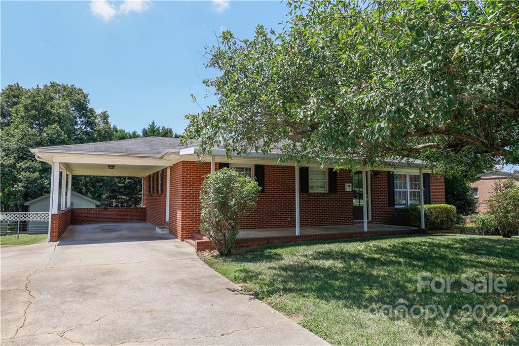 203 Ridge Drive Mount Holly, NC 28120 - Photo 1 of 17 Gallery Image 1