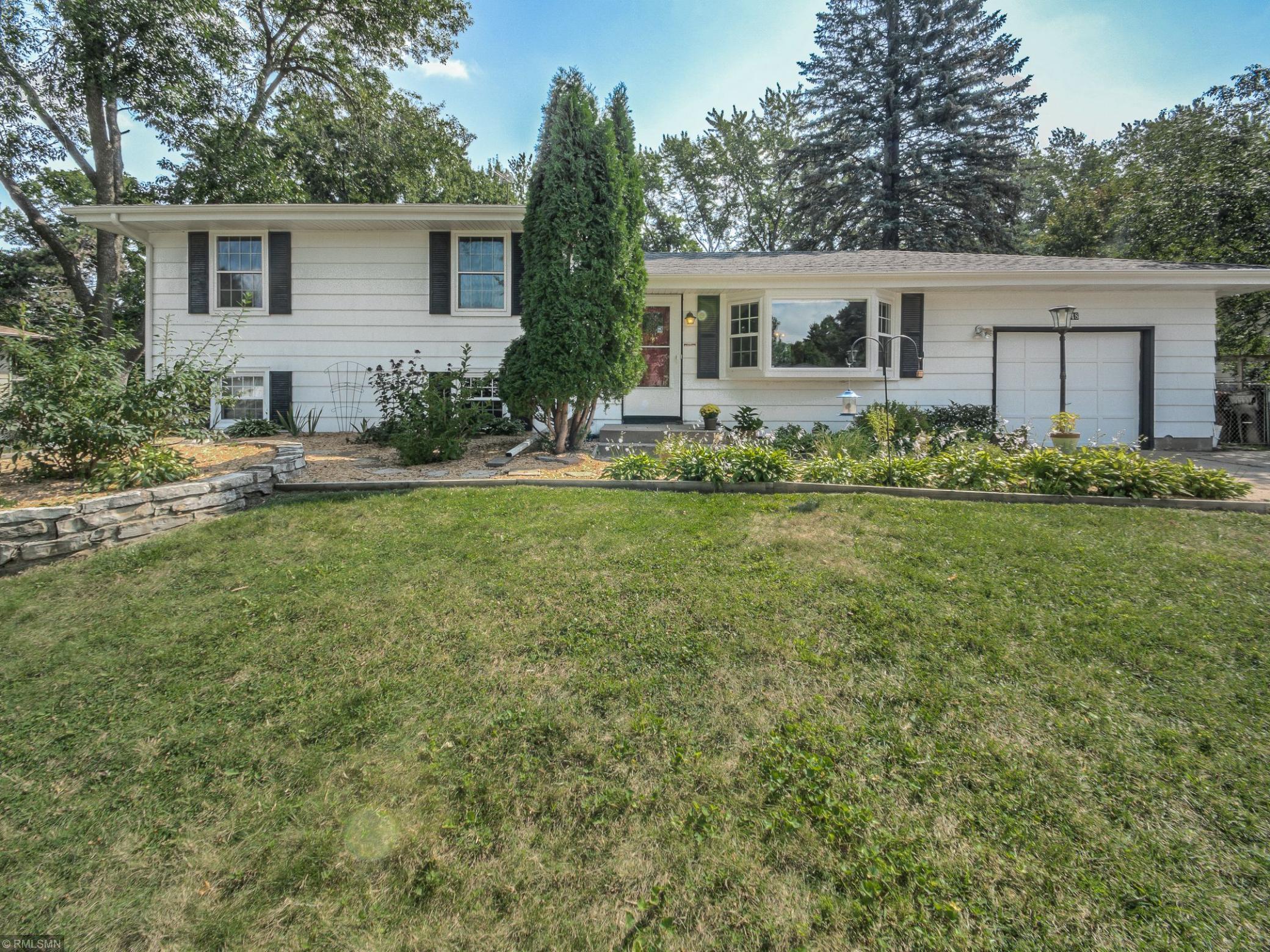 48 Mayhill Road North Maplewood, MN 55119 - Photo 1 of 31 Gallery Image 1